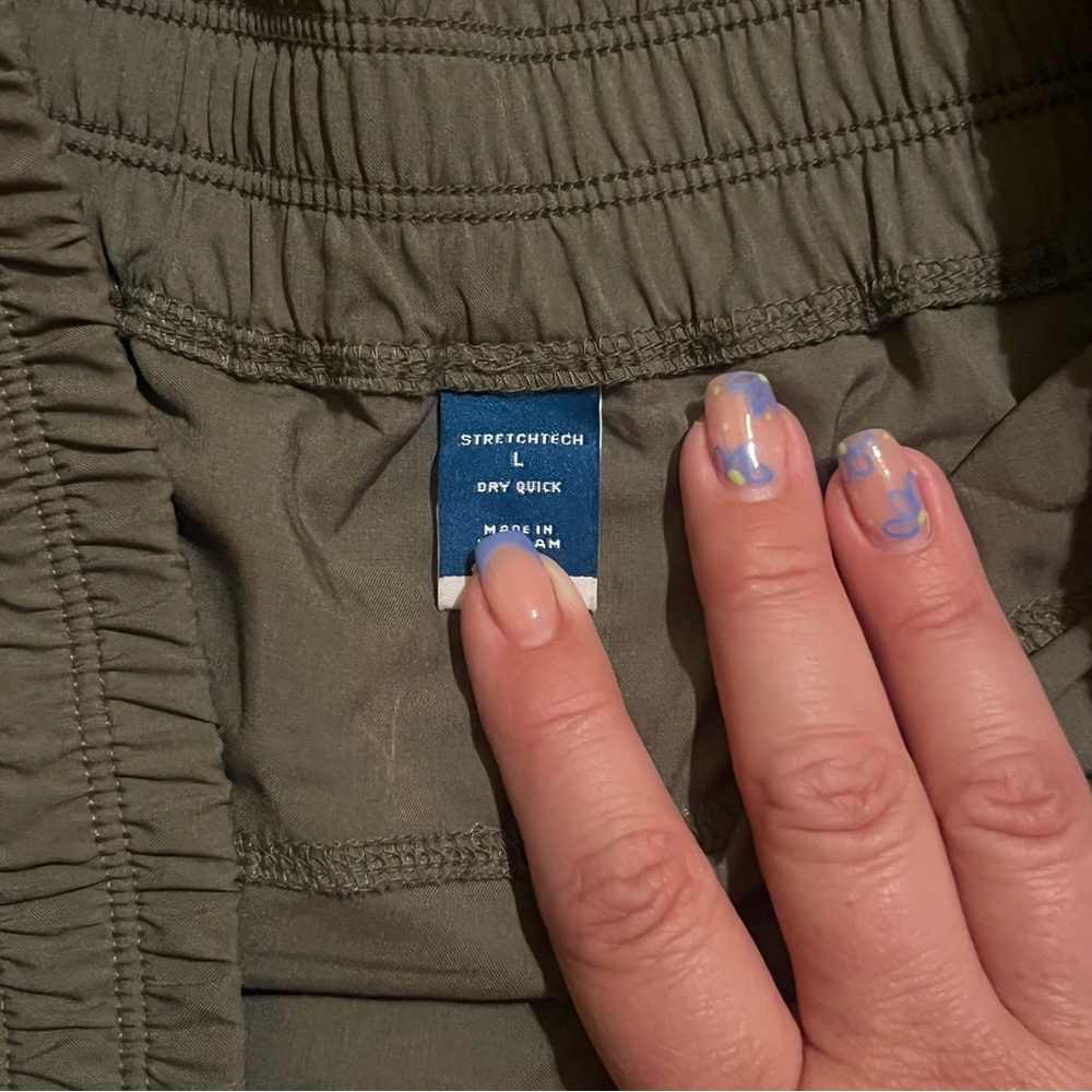 Old Navy Stretchtech Olive Shorts - Picture 3 of 4